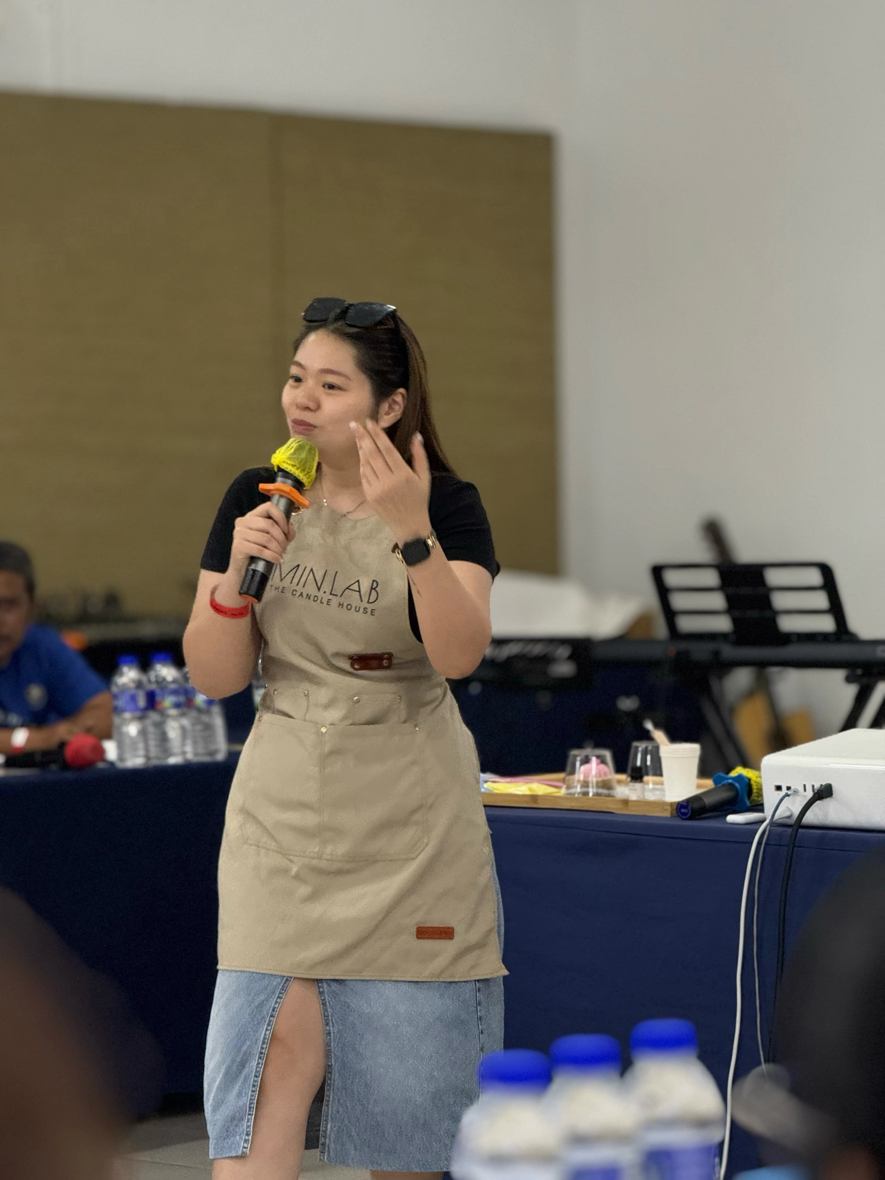 Elina Teh leading a MIN.LAB workshop